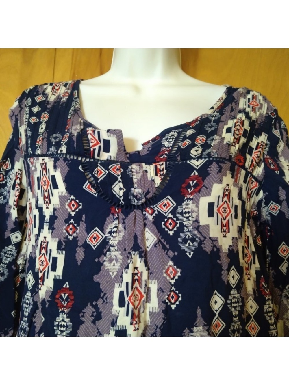Mossimo Women's Medium 3/4 Sleeve Southwestern Aztec Print Pullover Blouse
